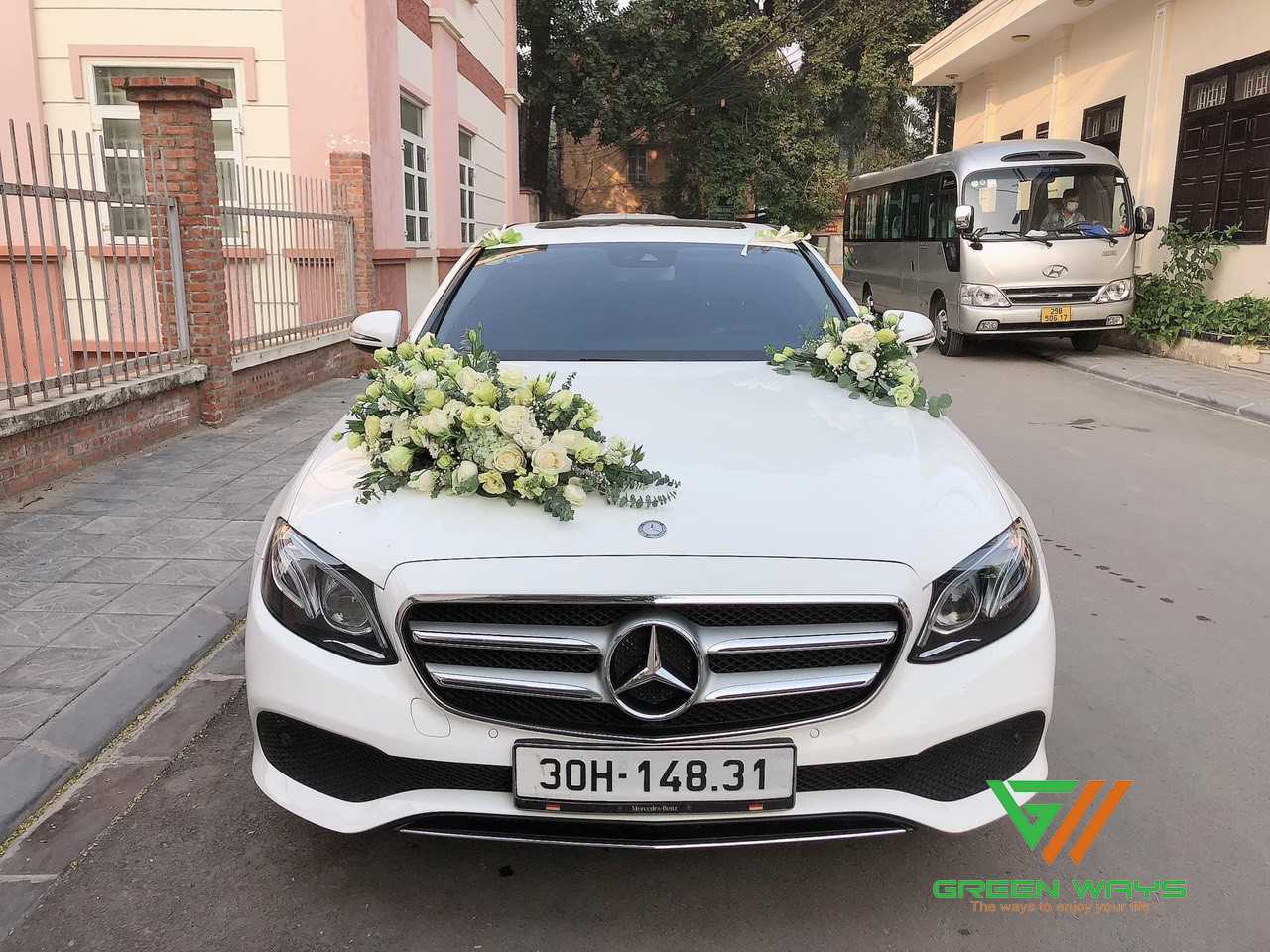Cho thuê xe cưới Mercedes E250 tại Hà Nội