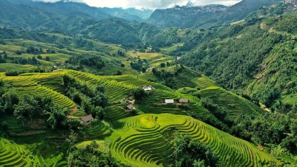 Bản Ý Linh Hồ Sapa là một trong các địa điểm du lịch ở Sapa hoang sơ và bình yên