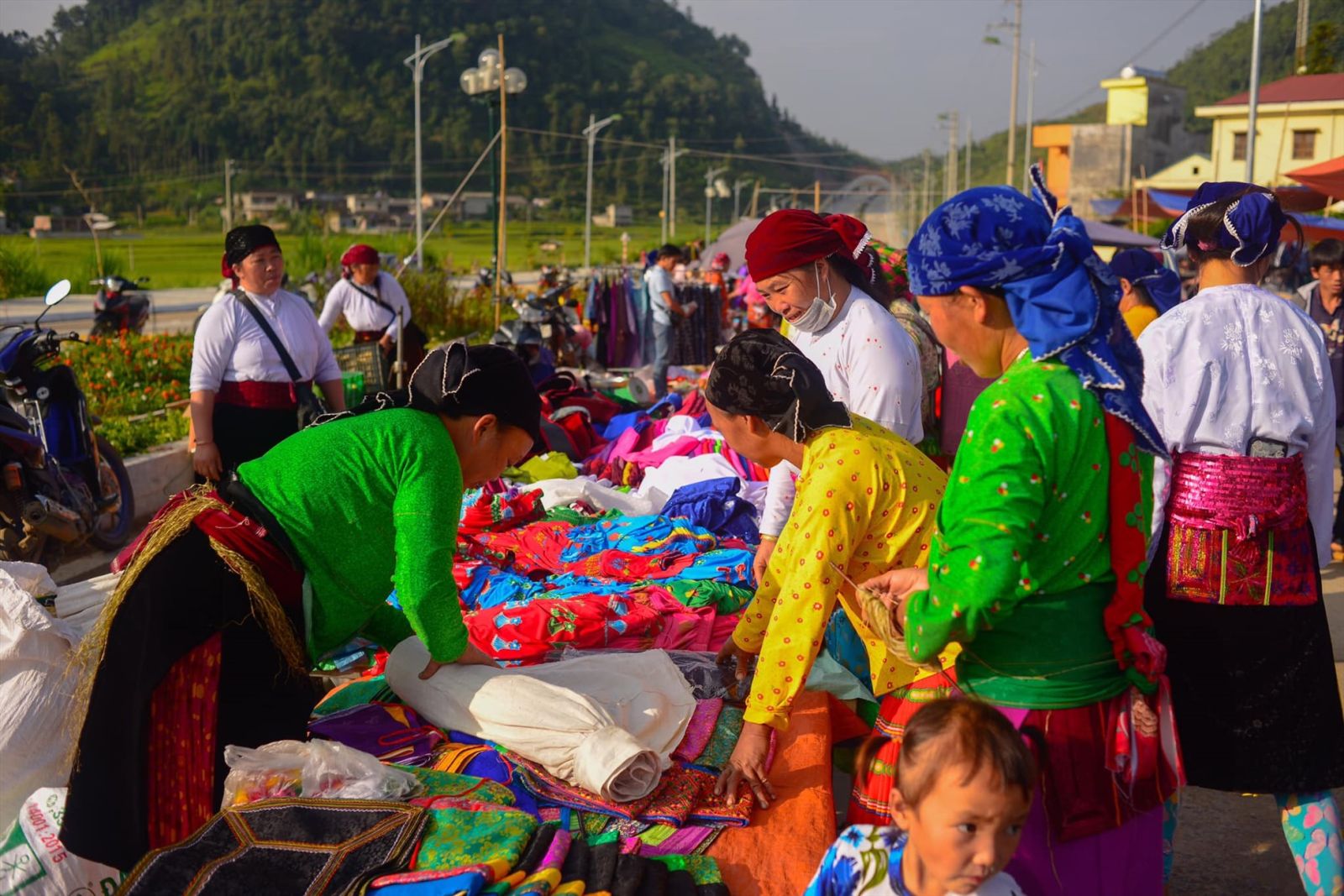 Chợ Phiên Hà Giang là điểm đến với truyền thống văn hóa dân tộc