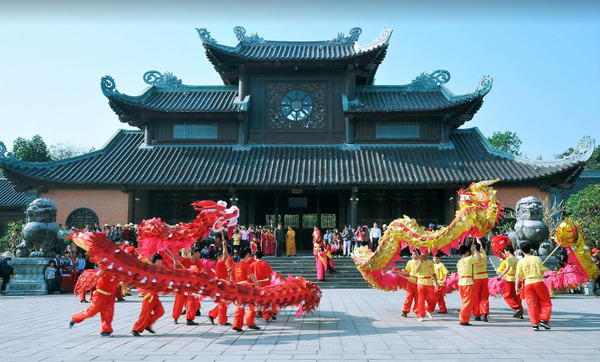 Lễ hội chùa Bái Đính diễn ra vào ngày mùng 6 tháng Giêng ( m lịch) hàng năm