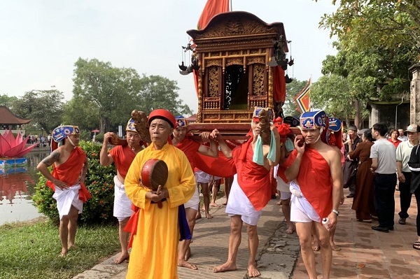 Lễ rước kiệu tại chùa Keo