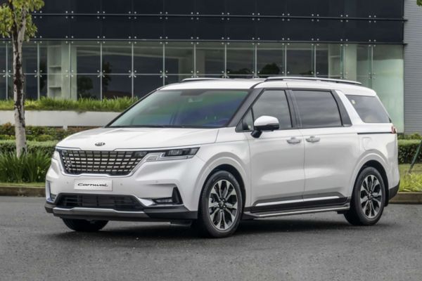 Xe Kia Sedona 7 chỗ được nhiều khách hàng lựa chọn để thuê