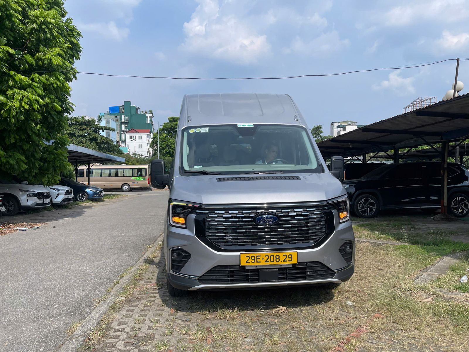 Giá thuê xe 16 chỗ được thay đổi tùy vào nhiều yếu tố khác nhau