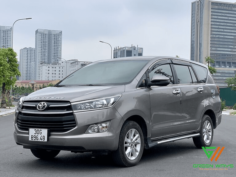 Cho thuê xe tháng Toyota Innova tại Hà Nội