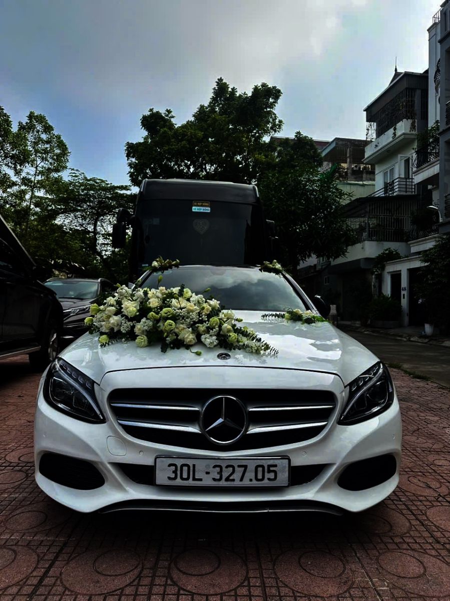 Mẫu xe cưới Mercedes C250 tại Hà Nội